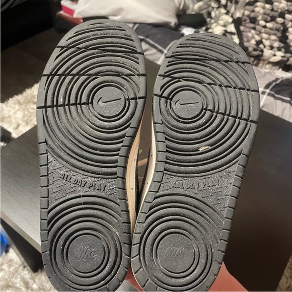 Nike Dunk White Leather Low Top Sneakers - Picture 4 of 7